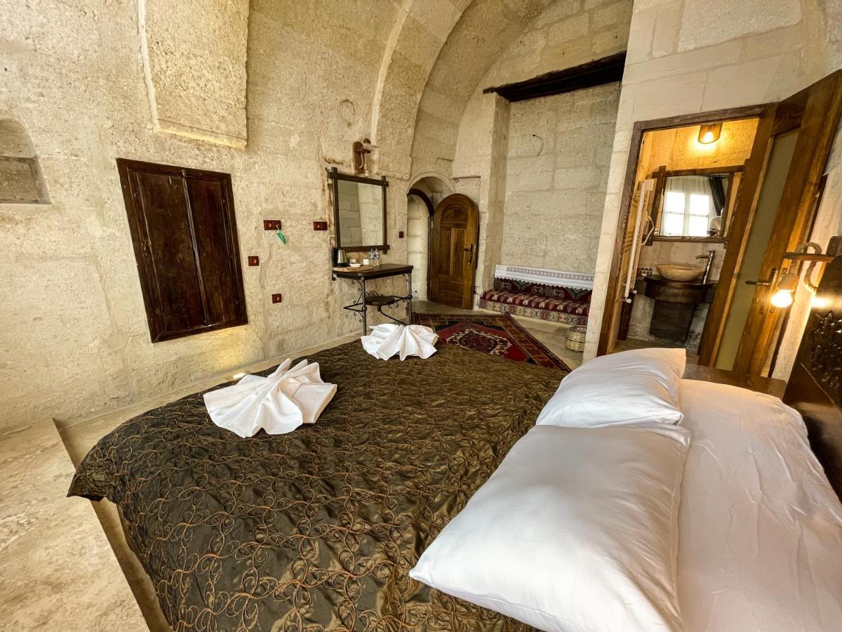 Hotel Takunya Cave