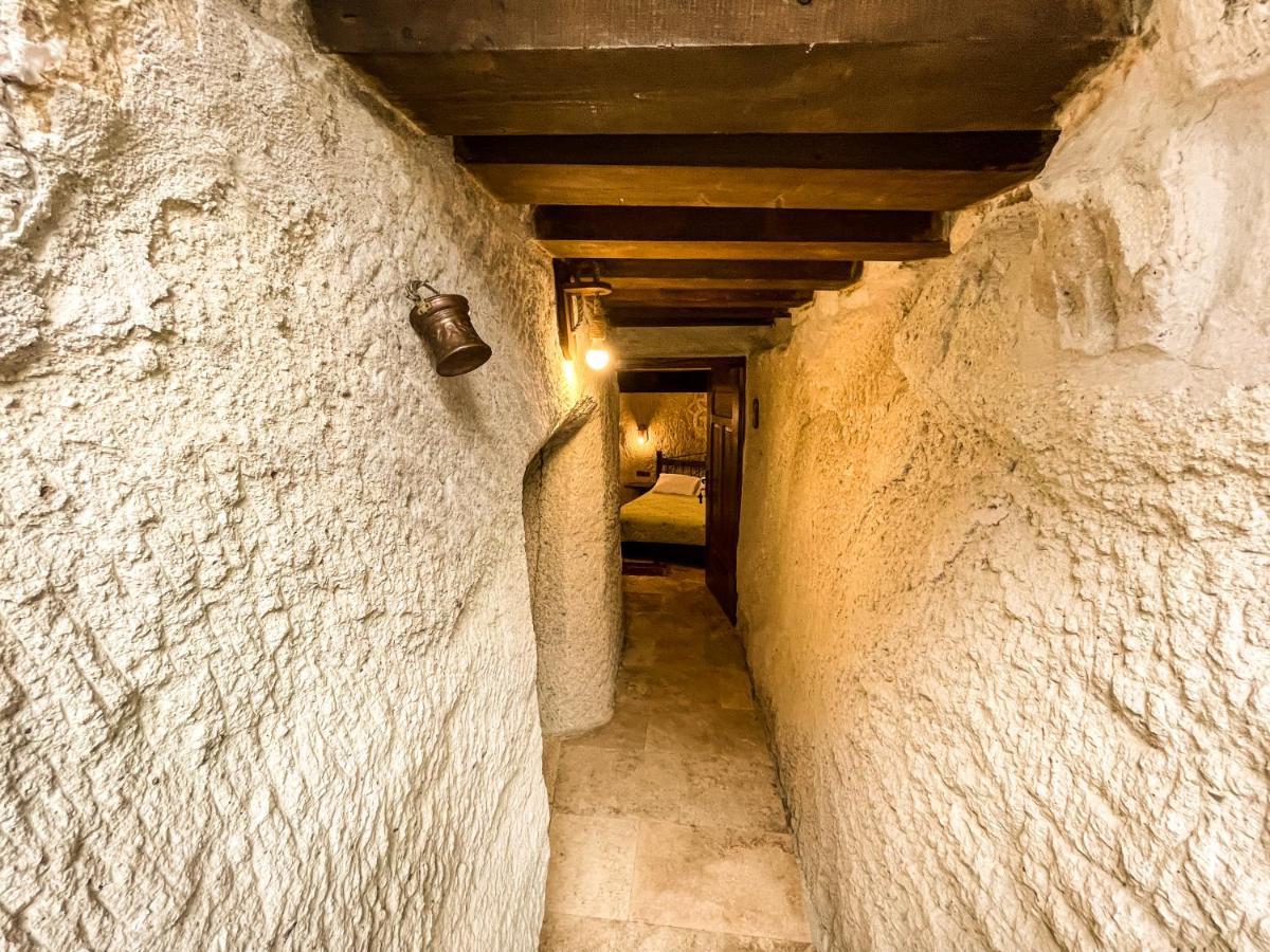 Hotel Takunya Cave